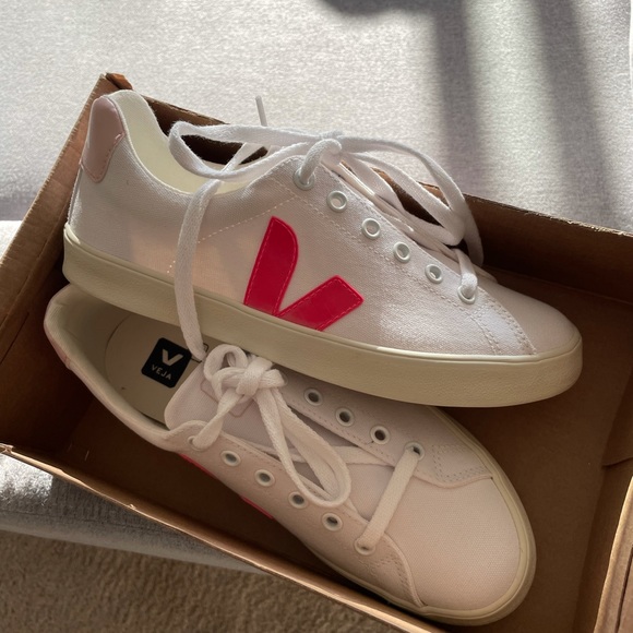 Veja Shoes - Brand new Veja canvas Esplar sneakers in size 38